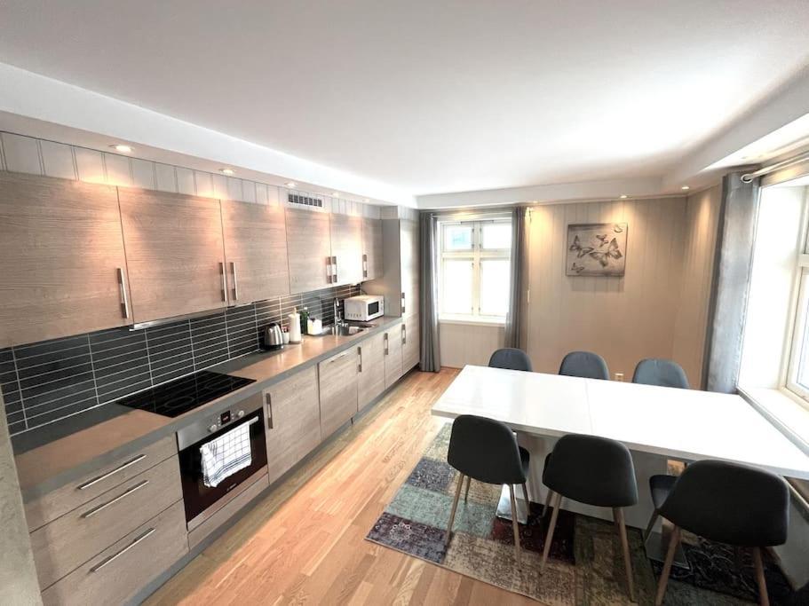 Skjomtind - Modern Apartment With Free Parking Нарвик Екстериор снимка